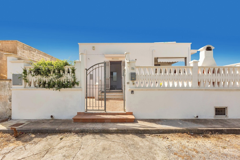 3871 Villetta Anastasia by Barbarhouse in Manduria, Italy