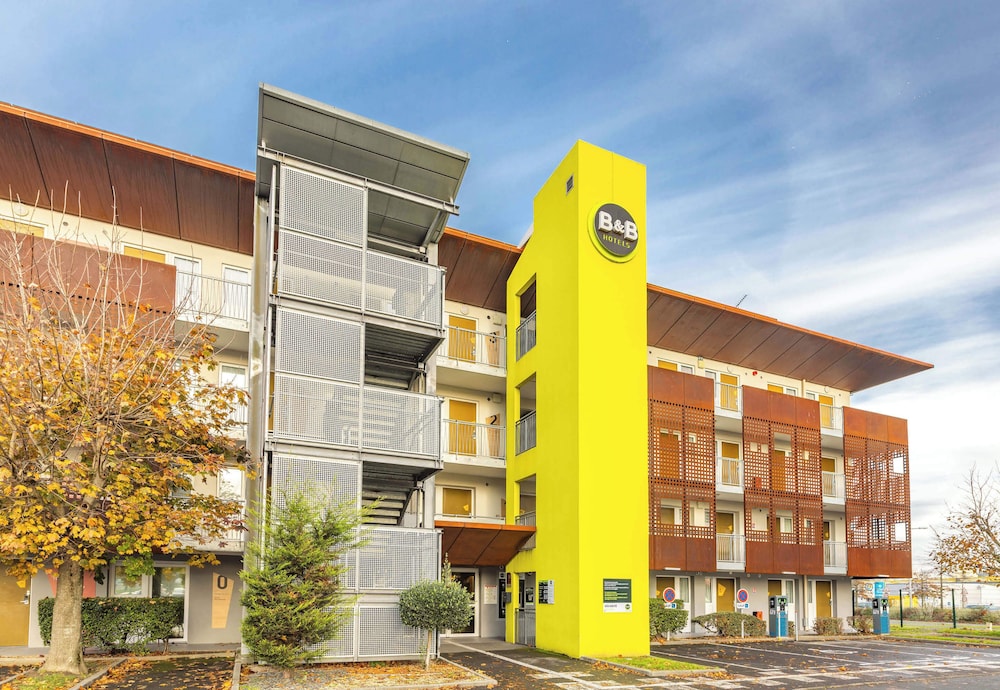 B&B Hotel Saint Malo Centre in Saint-Malo, France