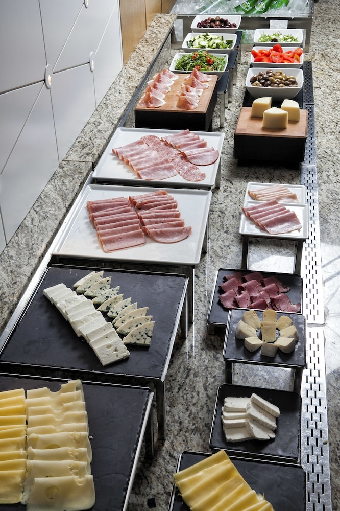 מזון ומשקאות