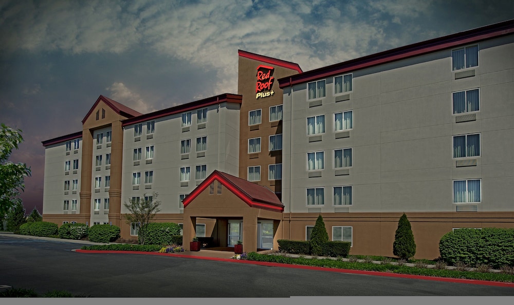 Red Roof Inn PLUS Long Island Garden City - photo 32