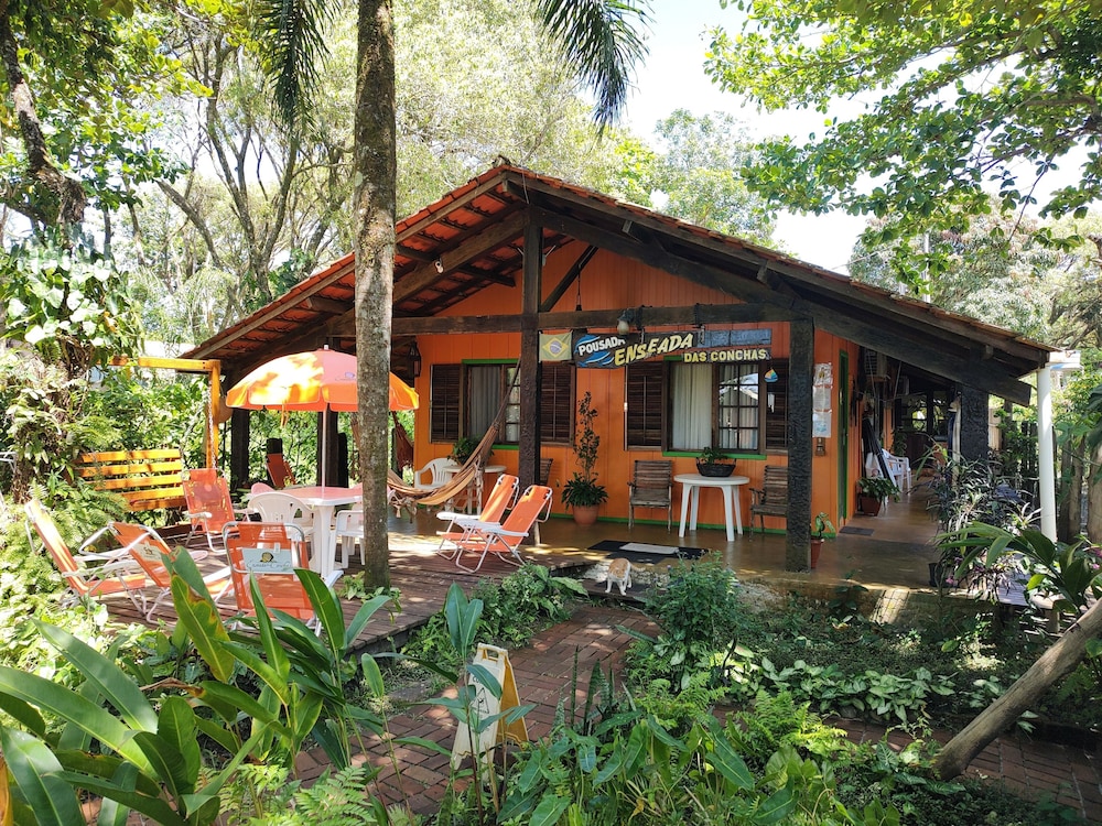 Pousada Enseada das Conchas in Paranagua, Brasil