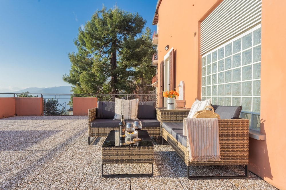 Sunset Terrace Loft Best View on Como — 4-Star Luxury Hotel in Brunate, Italy