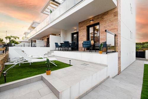 Apartment Aqua Oasis — 4-Star Luxury Hotel in Pilar De La Horadada, Spain