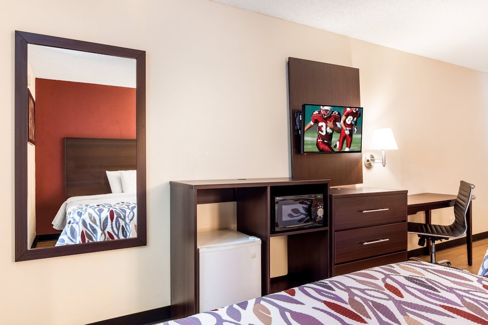 Red Roof Inn Acworth Emerson LakePoint South - photo 9