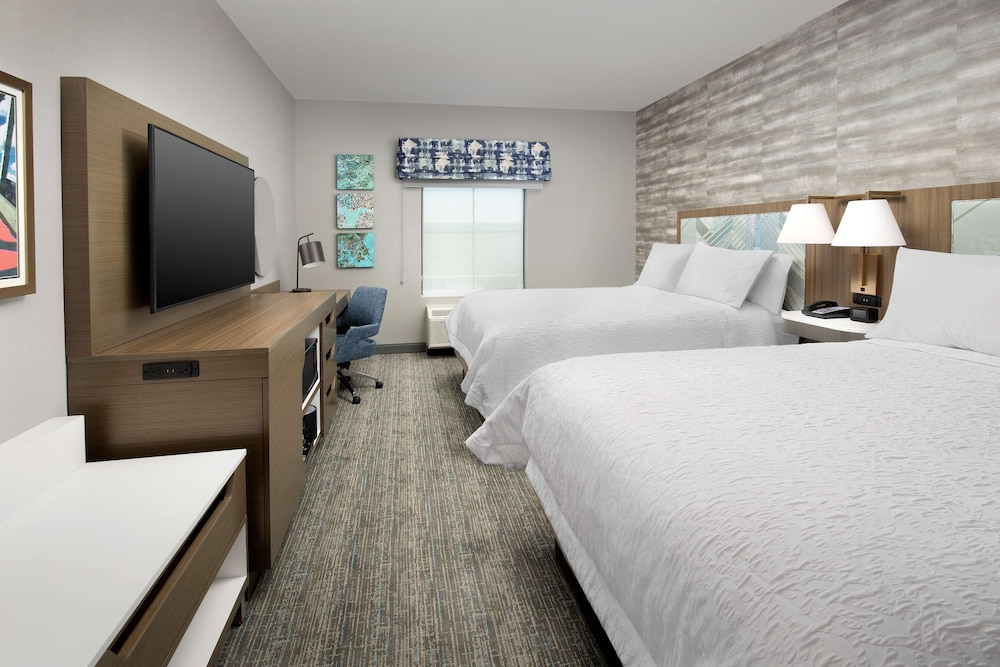 Hampton Inn Boston Logan Airport Chelsea - photo 11
