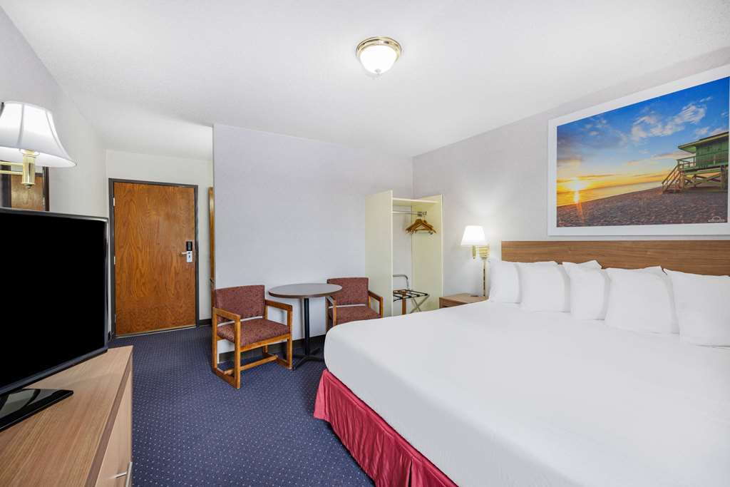 Days Inn by Wyndham Monticello - photo 13