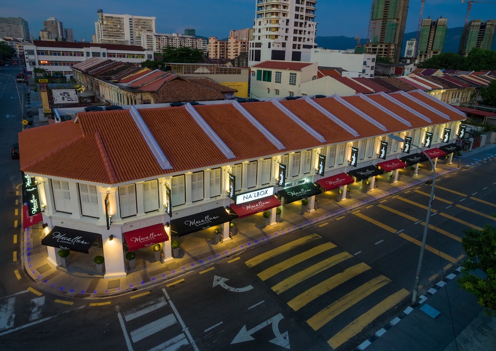 Macallum Central Hotel - last minute hotel in George Town