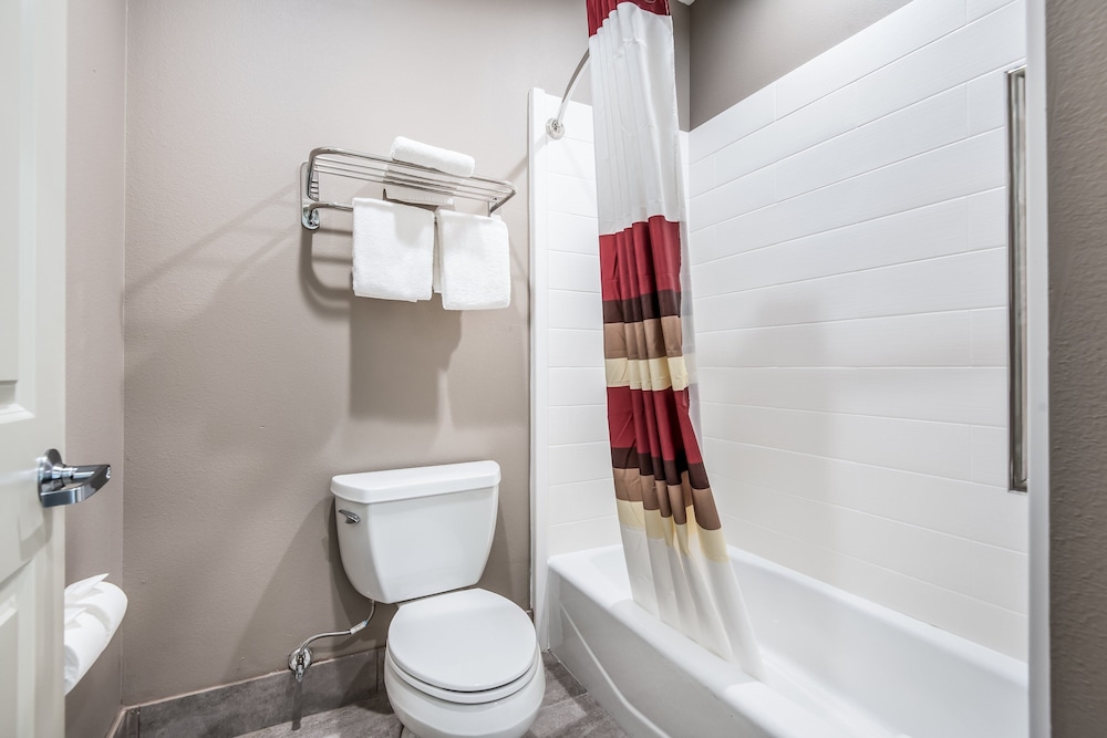 Red Roof Inn Baytown - photo 21
