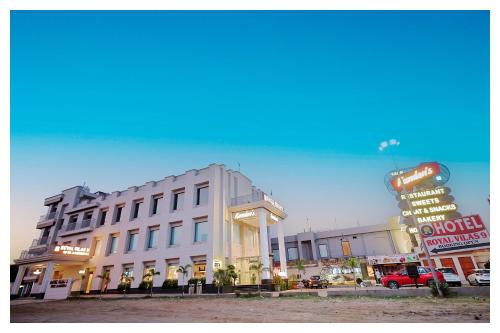 Hotel Royal Vilas9 — Gajraula — photo 4