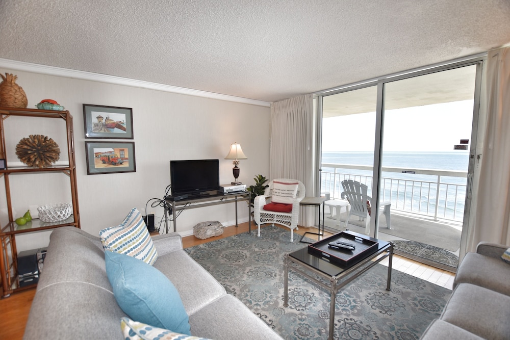 0401 Waters Edge Resort 3 Bedroom Condo by RedAwning - photo 23