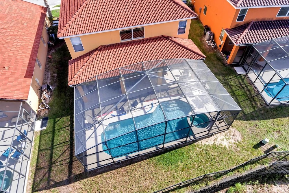 Davenport Spacious 6bd 5.5ba Pool Home #6av151 — 4-Star Luxury Hotel in Davenport, United States