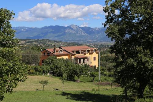 La Masseria PietraMarmo Caiazzo App to con vista — 4-Star Luxury Hotel in Caiazzo, Italy
