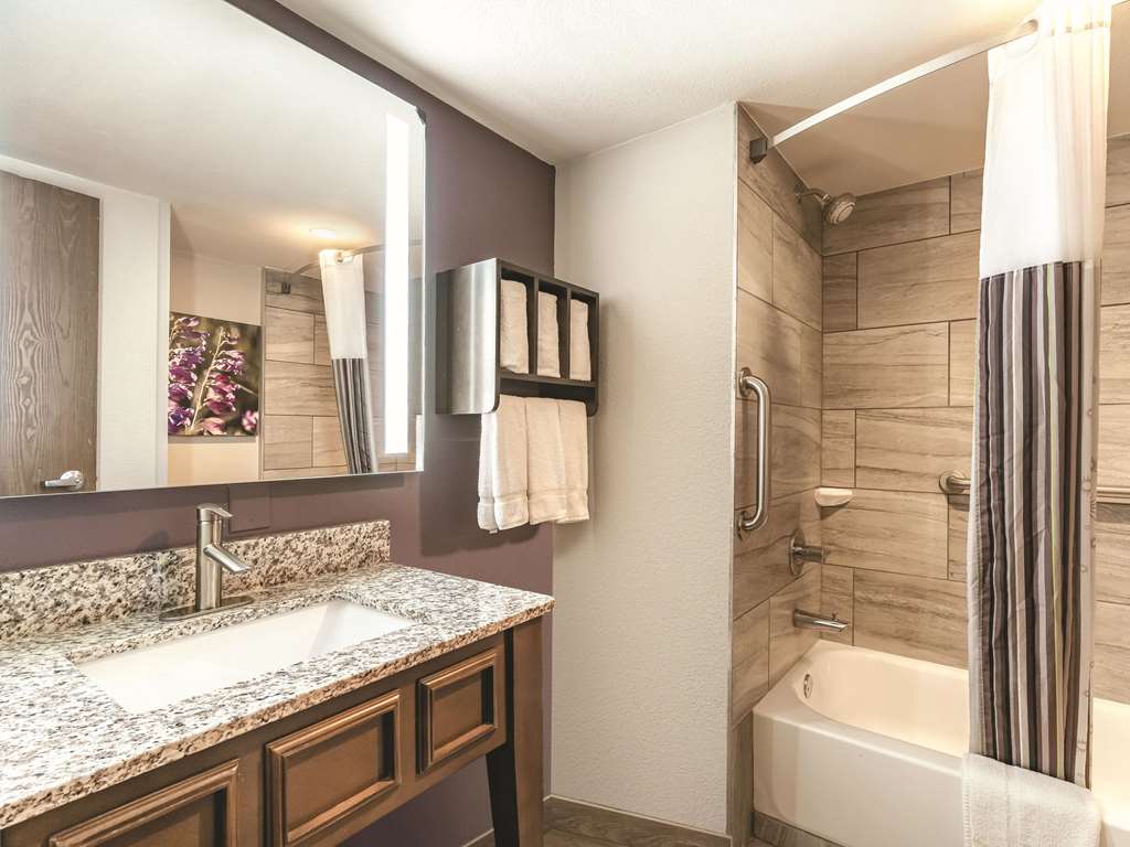 La Quinta Inn & Suites by Wyndham Glenwood Springs - photo 21