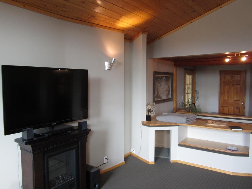 Mount Logan Lodge — 5-Star Luxury Hotel in Haines Junction, Canada