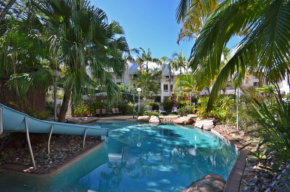 Raintrees Resort - carbon neutral hotel in Moffat Beach