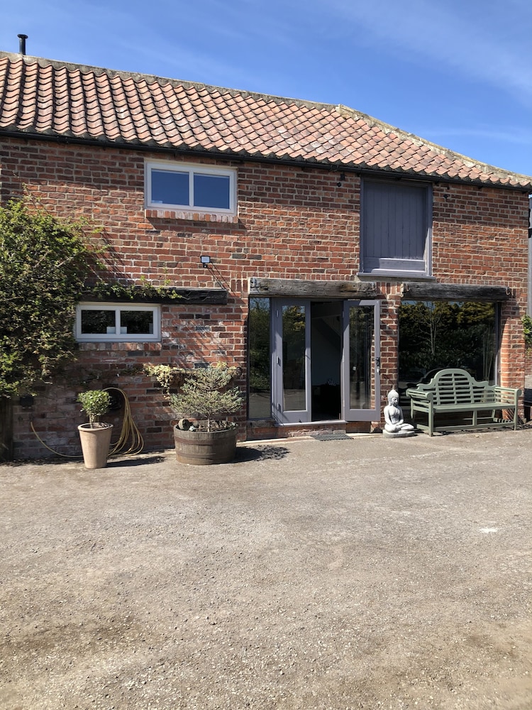 Impeccable Cottage Suitable for 2 Adults & 1 Child