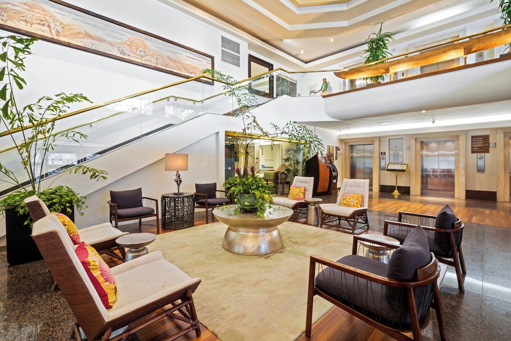 Luana Waikiki Hotel & Suites - photo 11