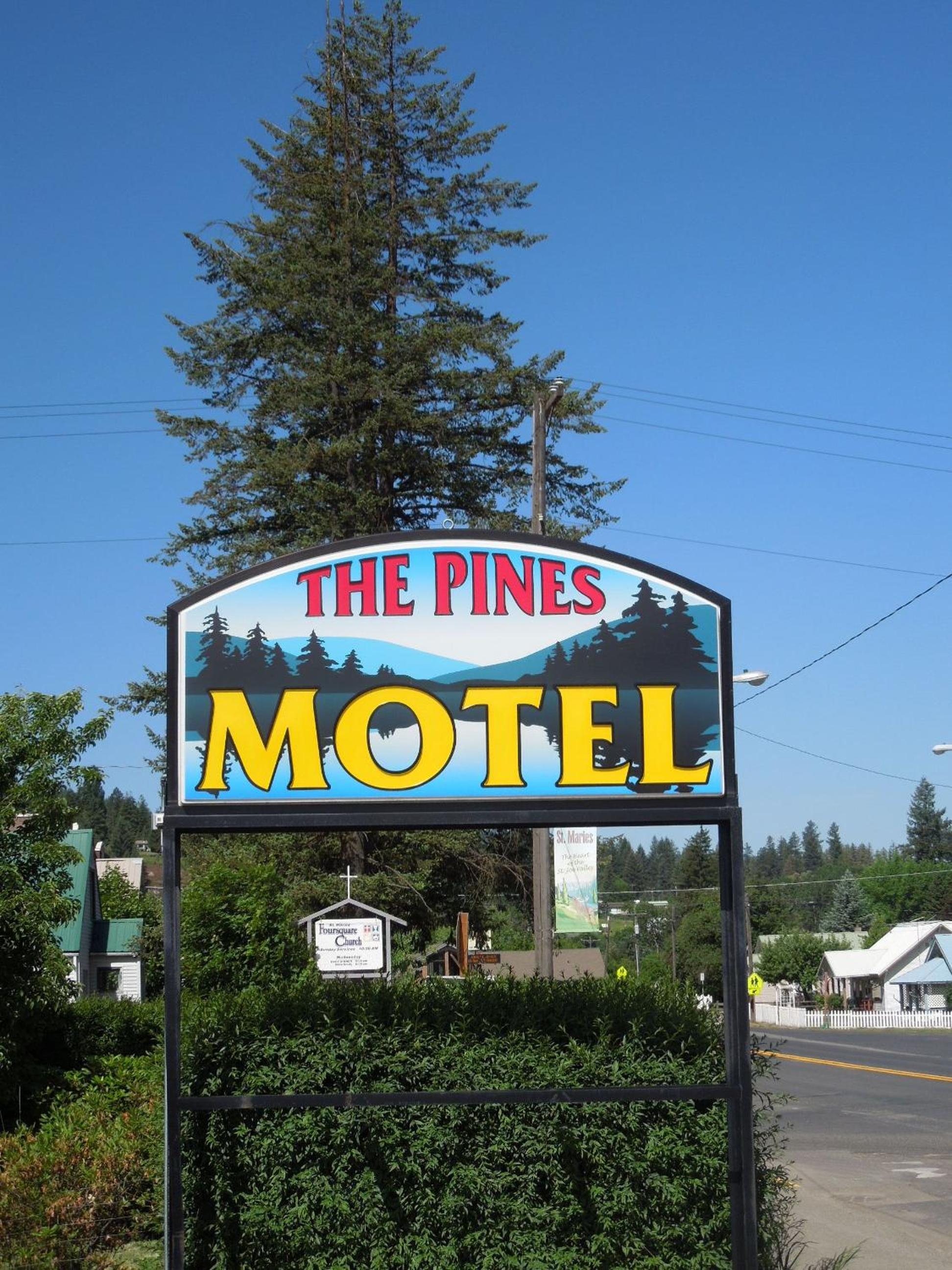 The Pines Motel - photo 7