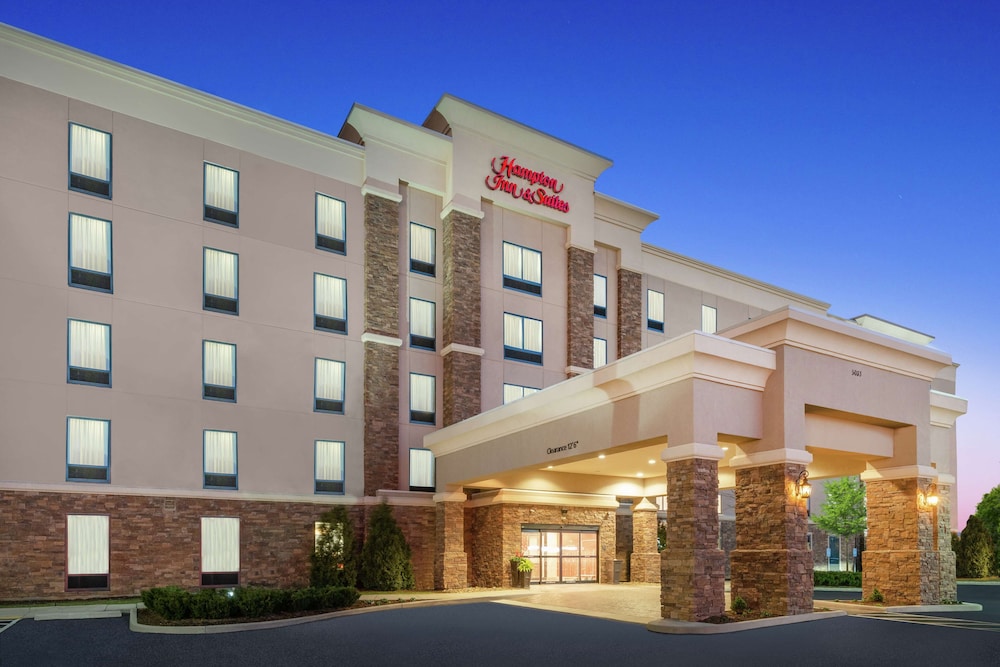 Hampton Inn & Suites Roanoke Airport - featured photo