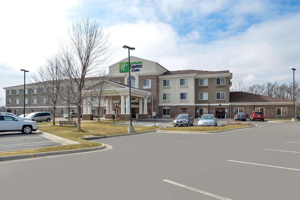 Holiday Inn Express & Suites Omaha West by IHG - photo 43