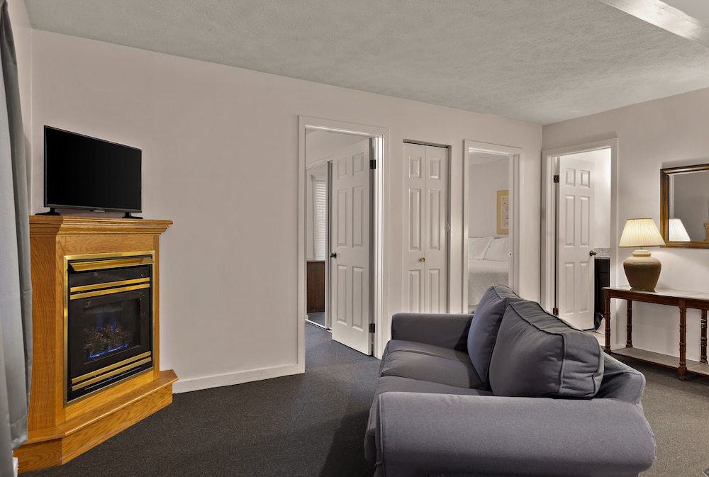 Traverse Bay Inn - photo 9