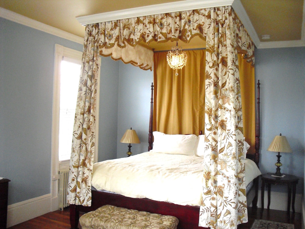 Bellevue Manor - photo 10