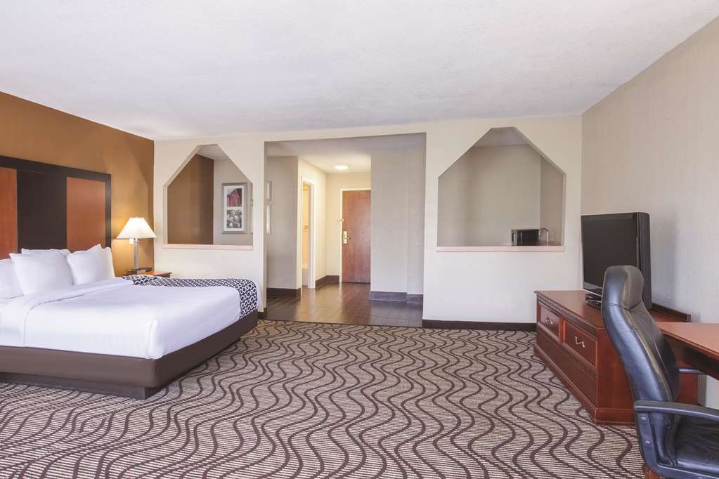 Baymont by Wyndham Moss Point Pascagoula - photo 30