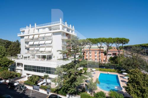 Homiday Residence Prestige — 4-Star Luxury Hotel in Pineto, Italy