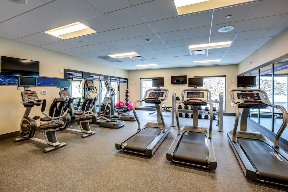 Hampton Inn & Suites Boston Waltham - photo 27