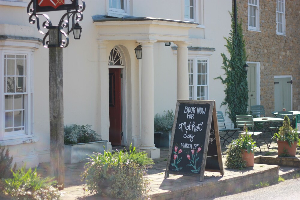 Stapleton Arms - carbon neutral hotel in Gillingham