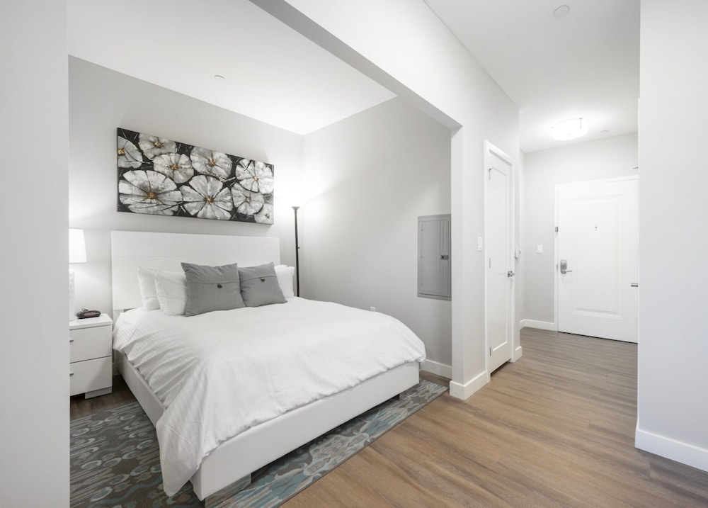 Global Luxury Suites East Boston - photo 6