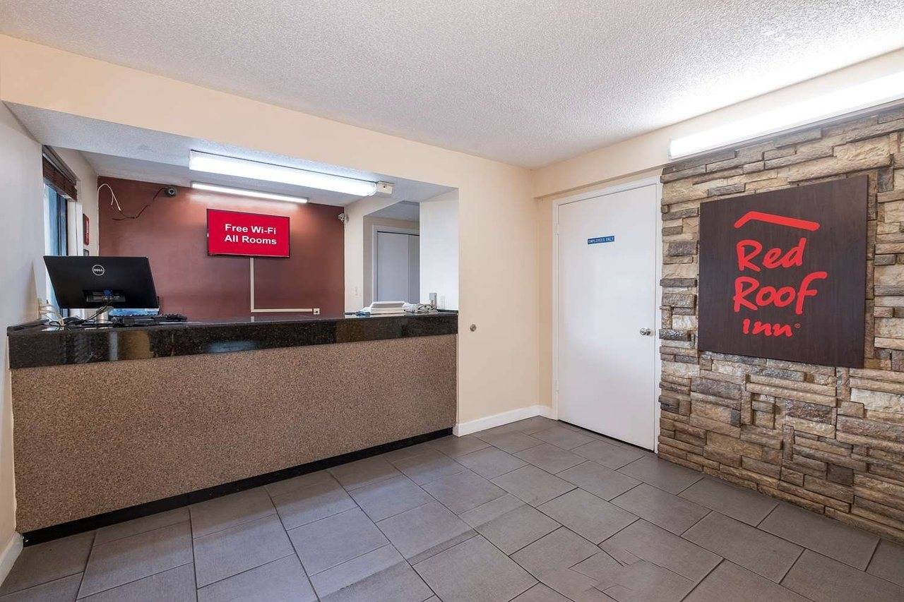 Red Roof Inn Mobile Midtown - photo 4