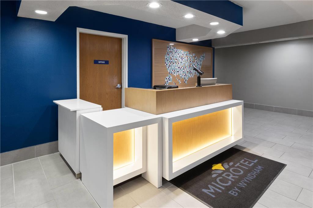 Microtel Inn & Suites by Wyndham Sioux Falls - photo 7