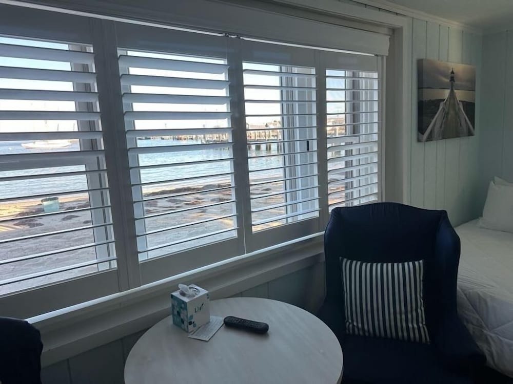 Vineyard Harbor Motel Private Beach - photo 387