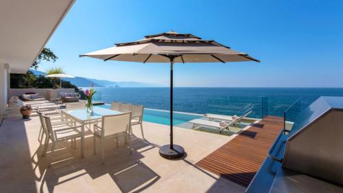 New oceanfront luxury Villa in Puerto Vallarta — 4-Star Luxury Hotel in Puerto Vallarta, Mexico