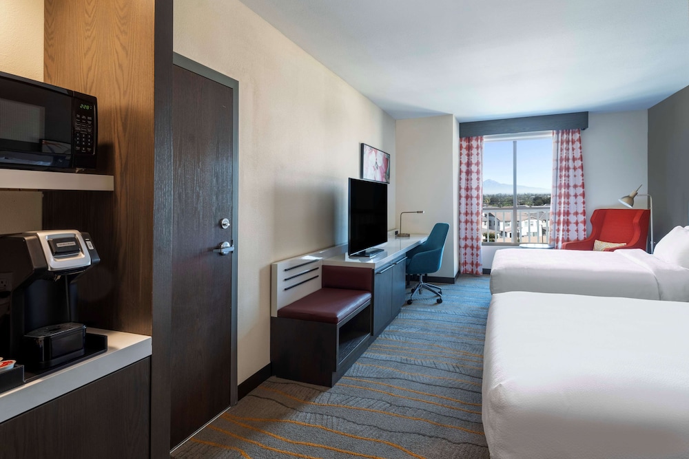 Hilton Garden Inn Pomona Chino - photo 8