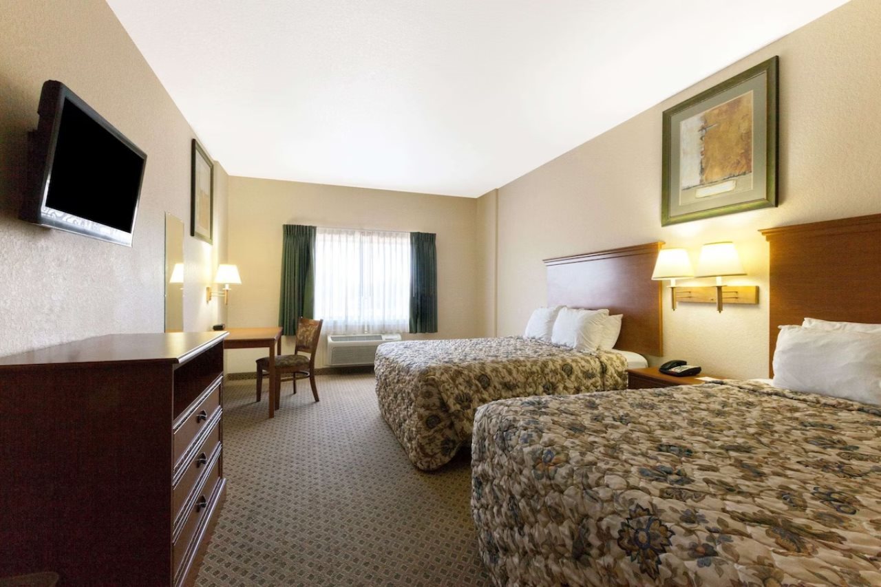 Days Inn by Wyndham San Antonio at Palo Alto - photo 13
