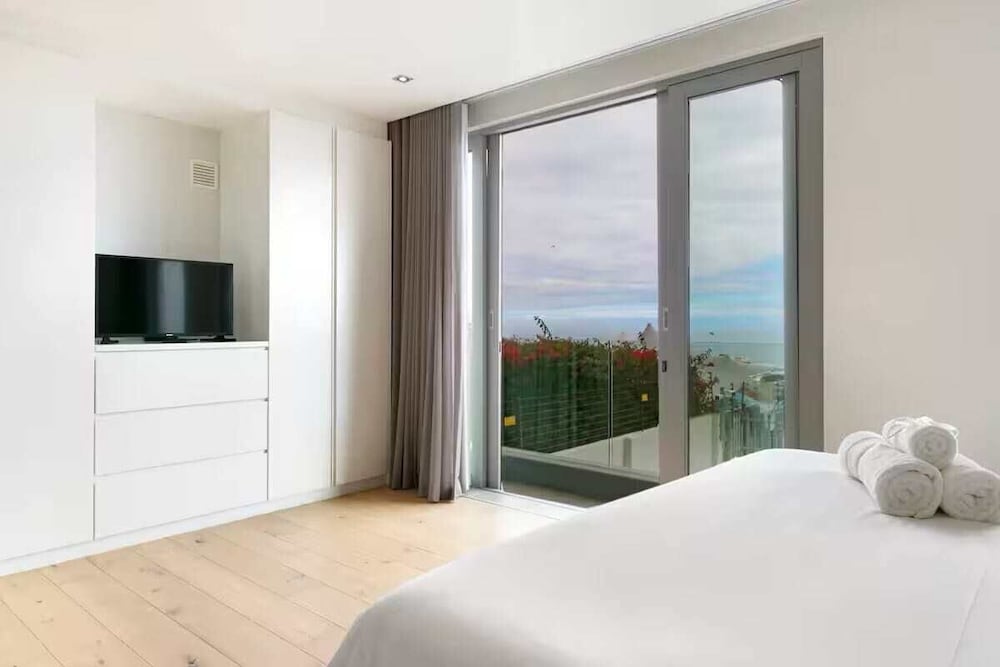Deluxe Luxury 2 Bedroom Apartment Seapoint