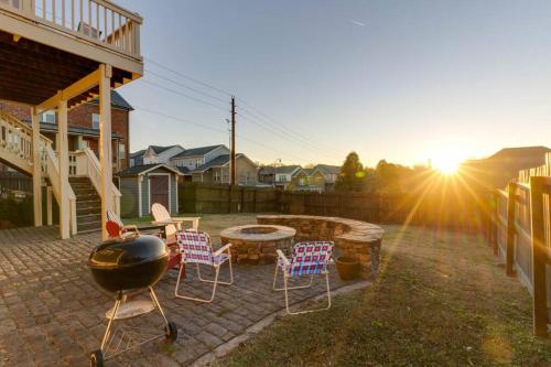 Historic Pet Friendly Stay Near Broadway w Fire Pit in Nashville, United States