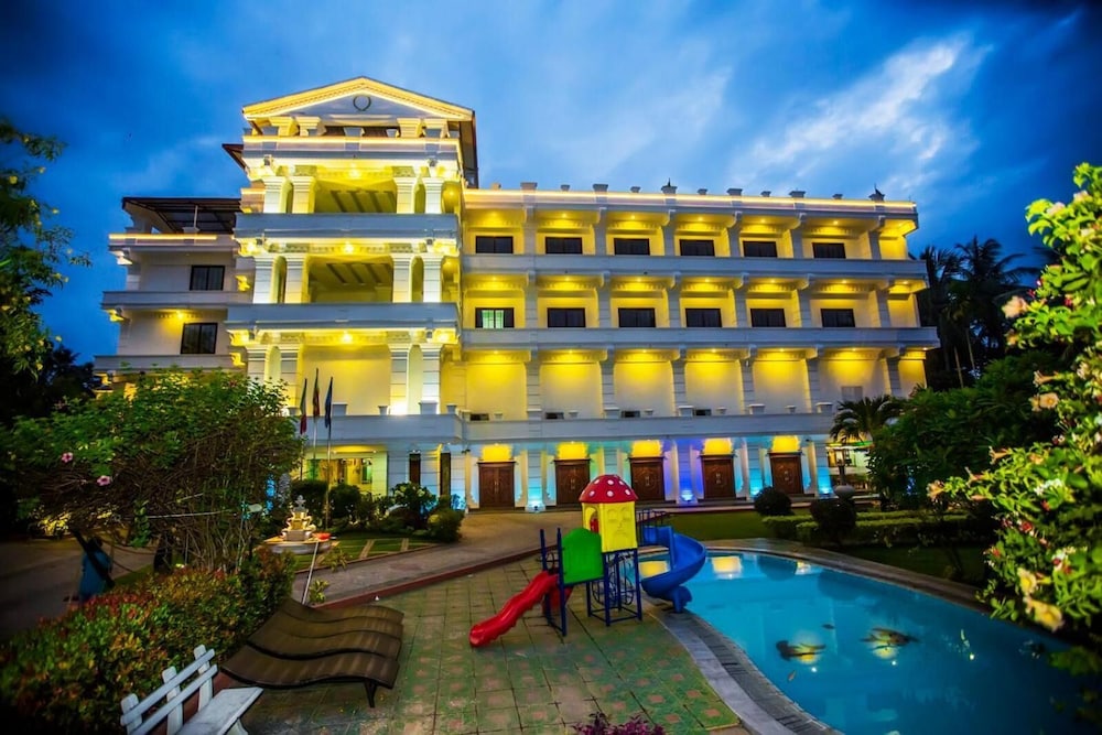 Euro Star Hotel in Minuwangoda, Sri Lanka