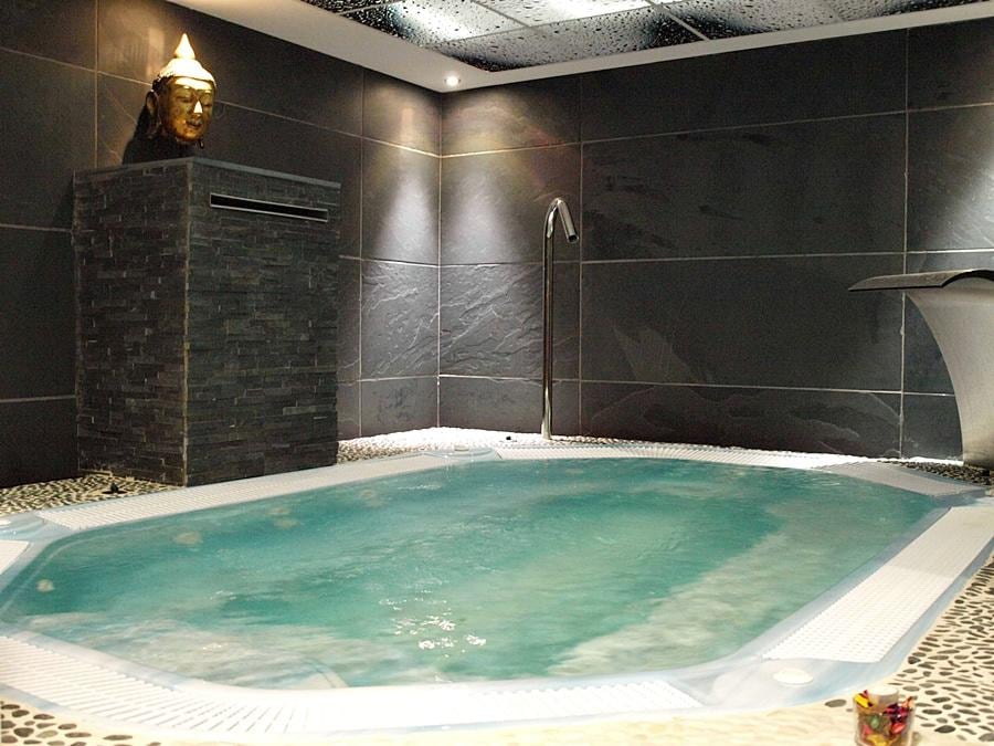 Los Almirantes Hotel