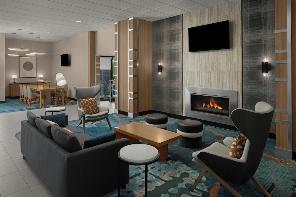 Sheraton Milwaukee Brookfield Hotel - photo 2