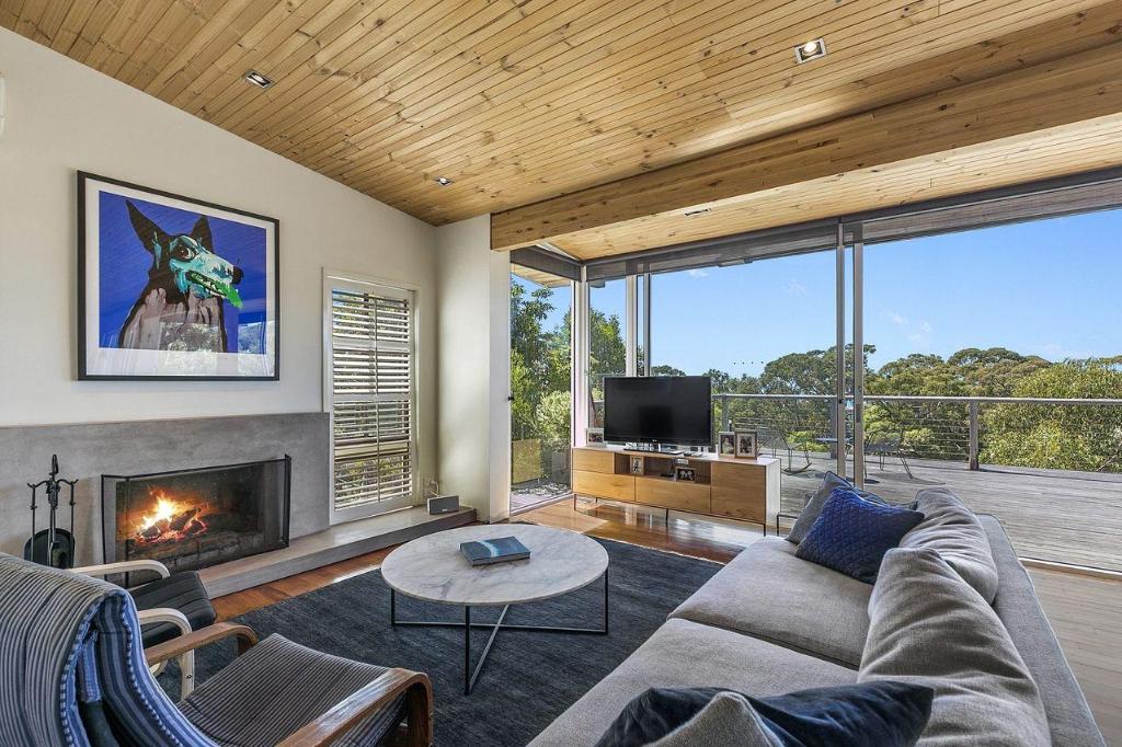 Kiara in Lorne, Australia