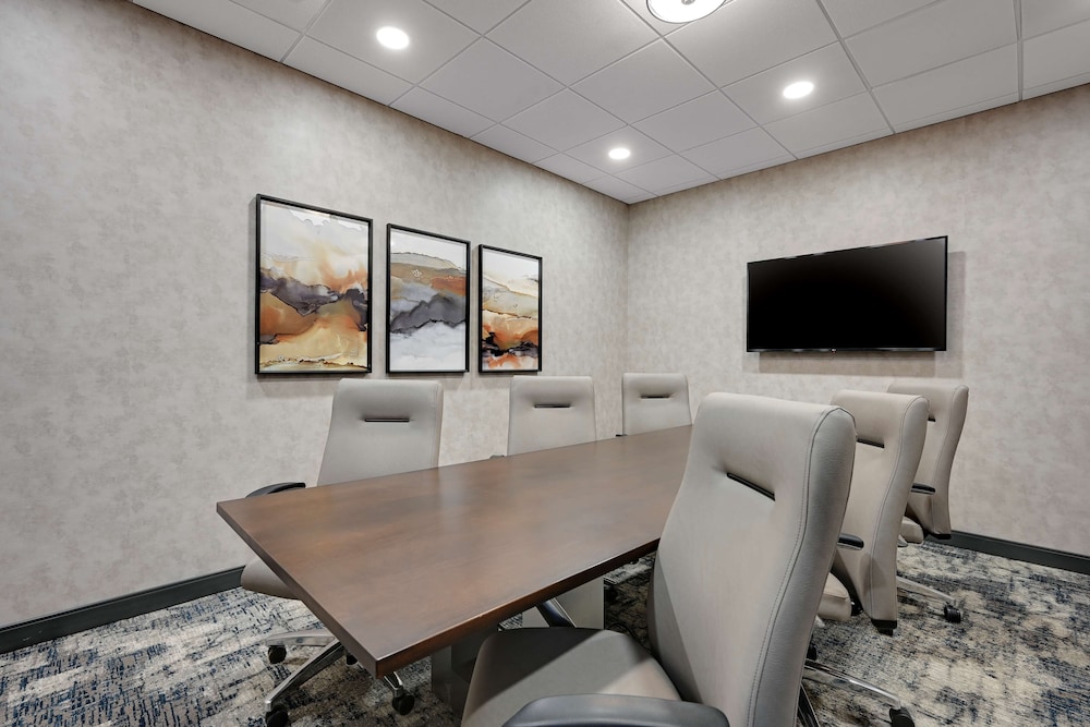 DoubleTree by Hilton Denver International Airport - photo 47
