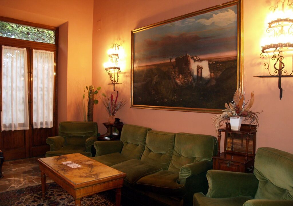 Villa Le Rondini — 4-Star Luxury Hotel in Florence, Italy