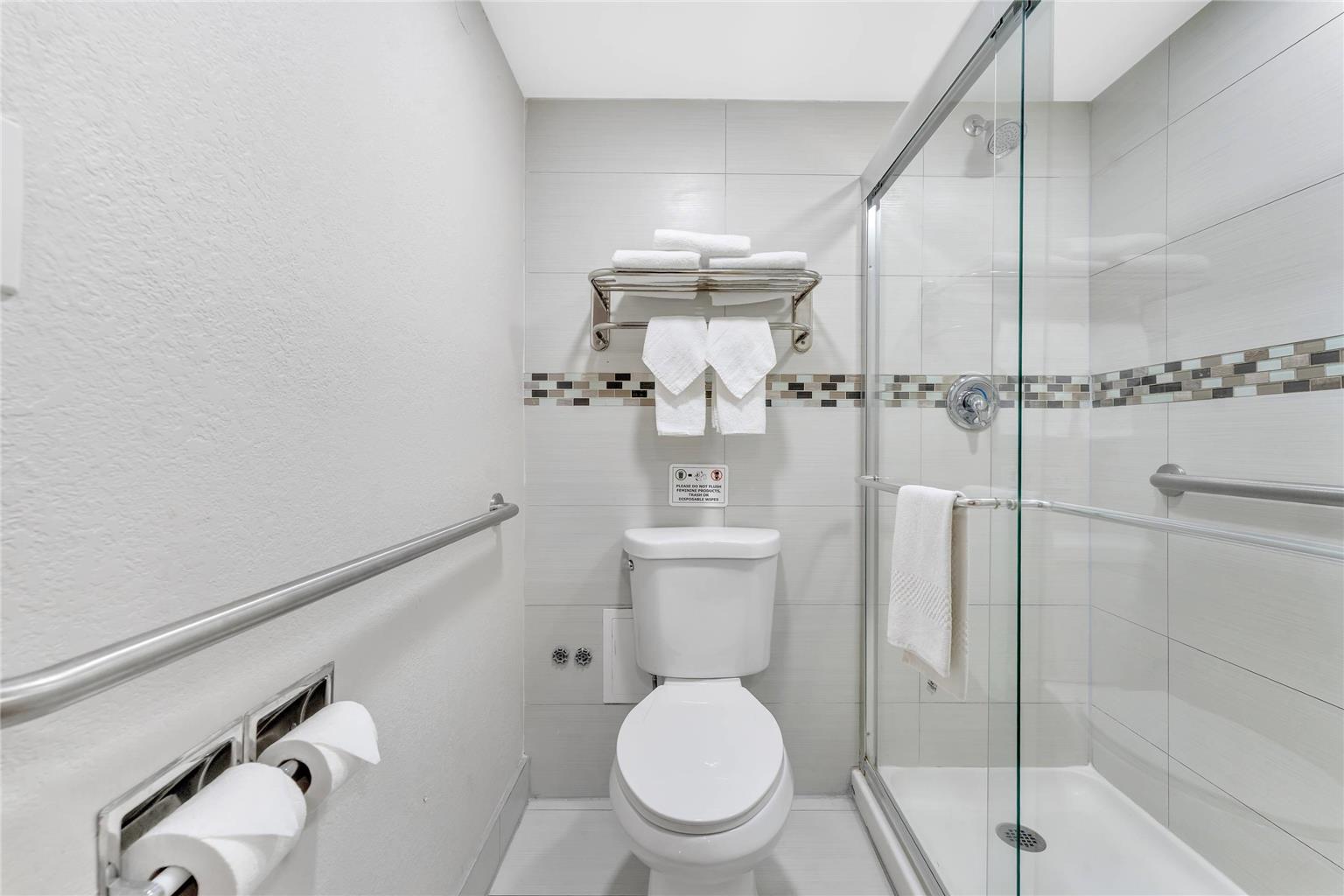 Rodeway Inn & Suites Fort Lauderdale Airport & Cruise Port - photo 37