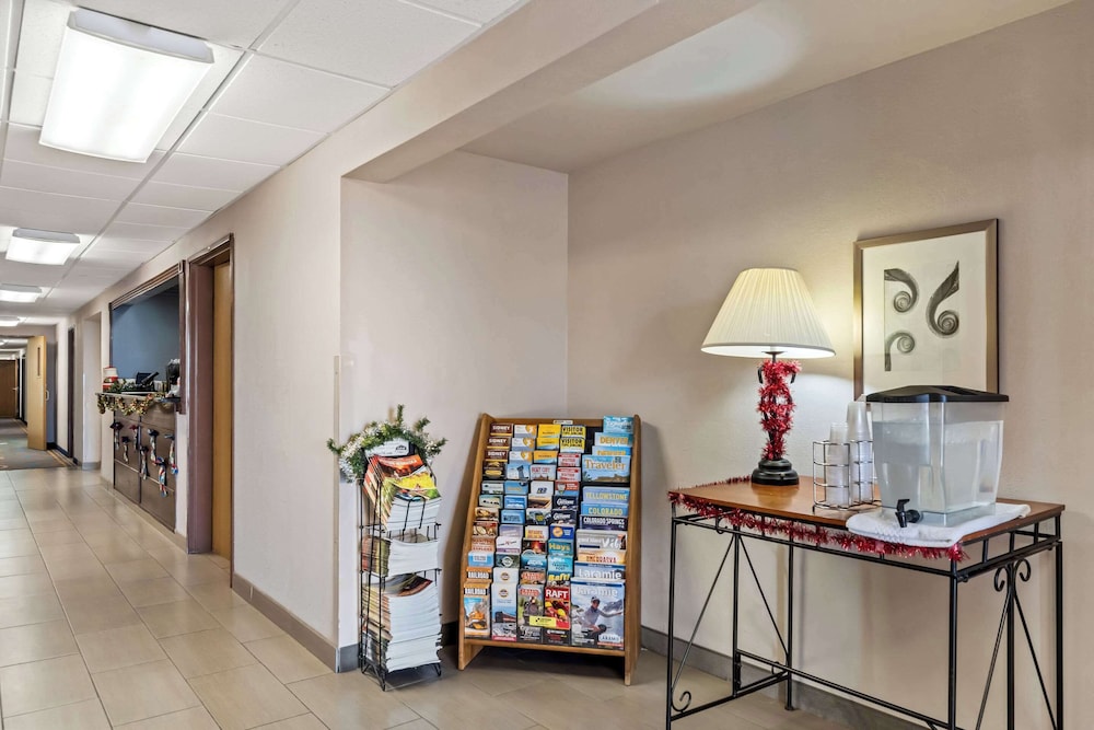 Quality Inn Sidney I 80 - photo 4