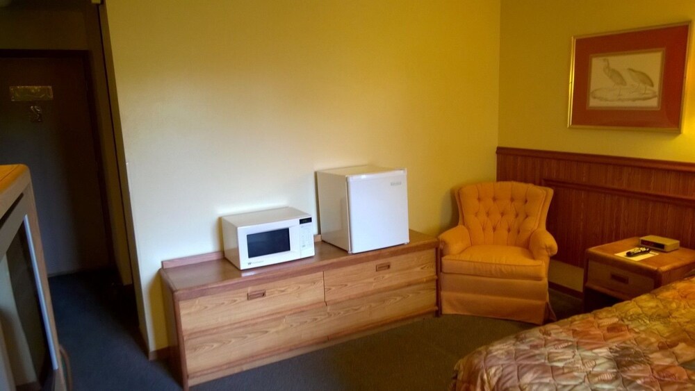 The Travelers Inn - photo 7