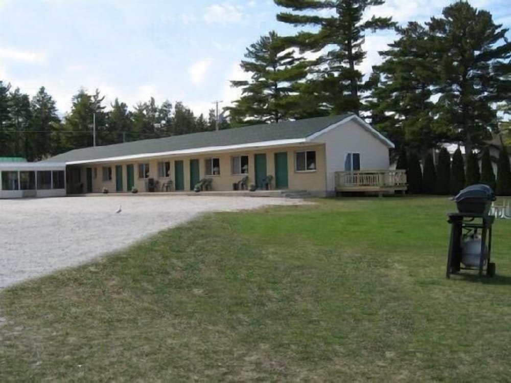 Northwinds Motel - photo 23