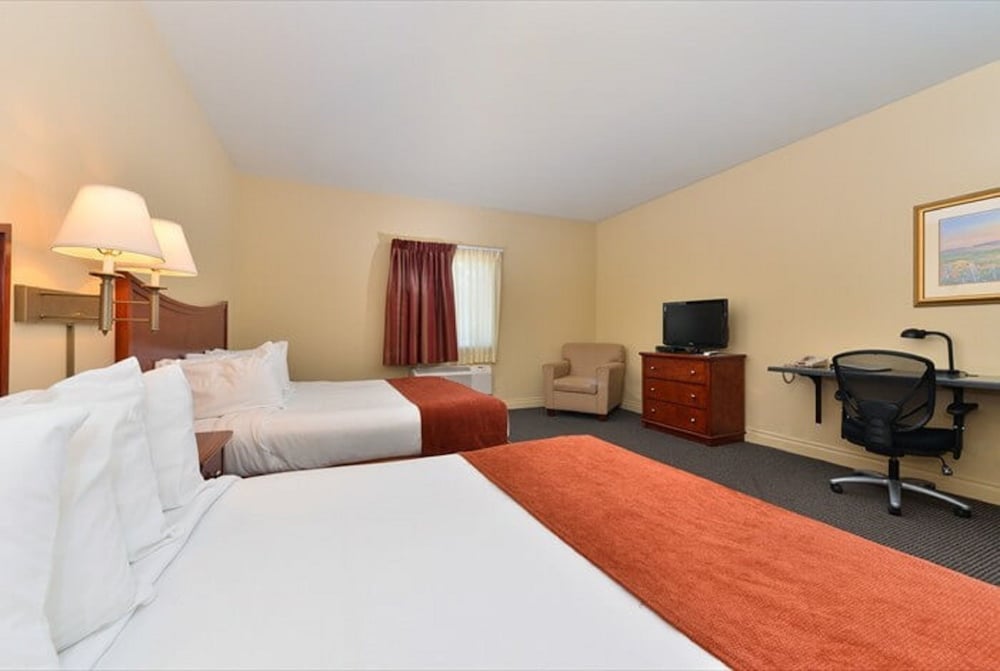 Blue Spruce Inn - photo 10